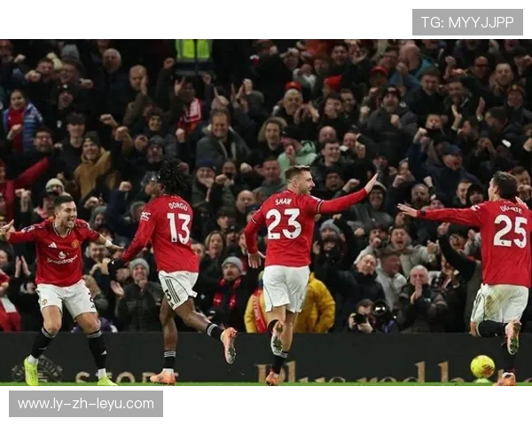 利物浦2-0曼联，红军主场取胜，利物浦2_0曼联