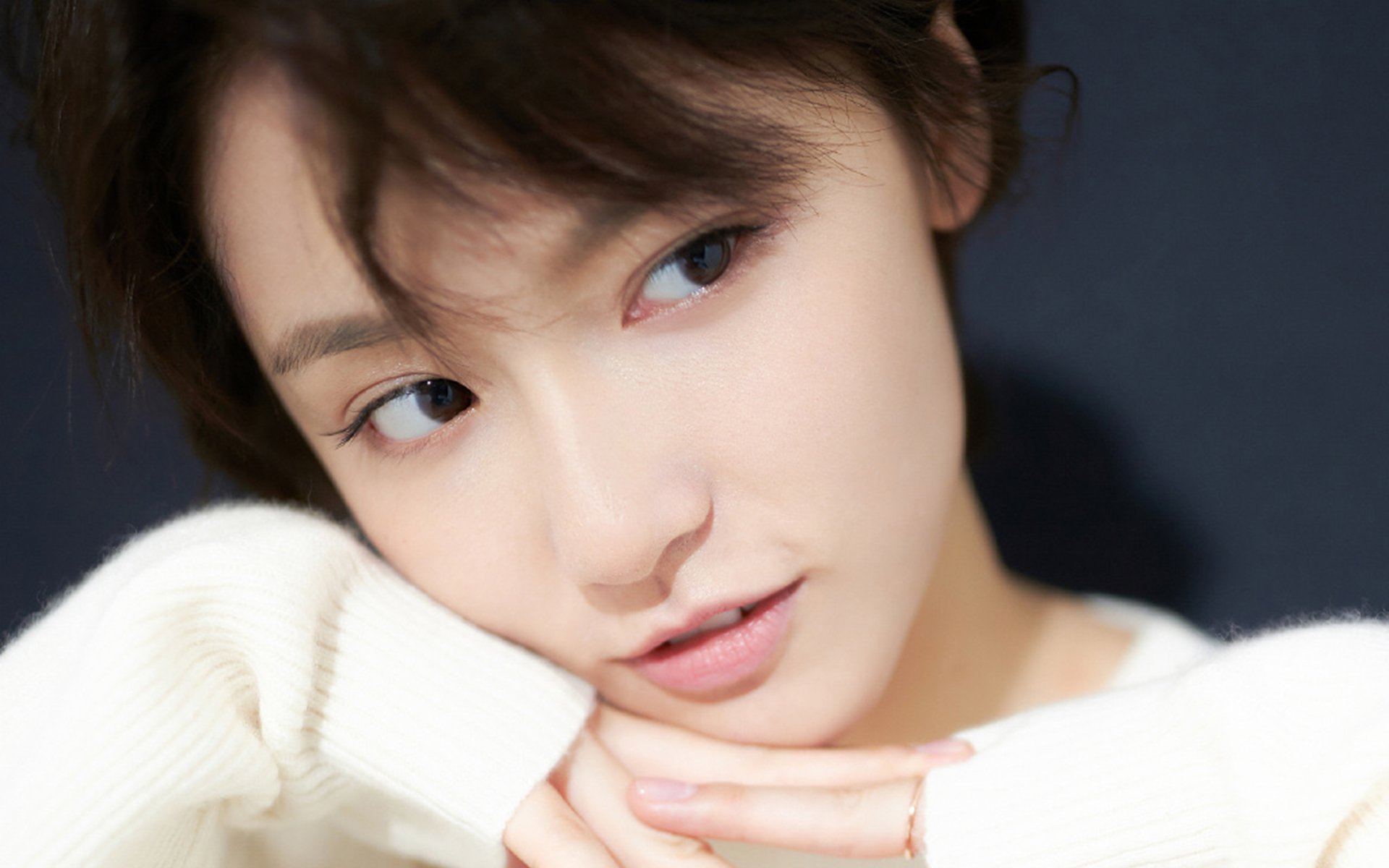 乐鱼体育APP官方下载-西甲精彩逼人：连续精彩瞬间点燃全场，西甲精选